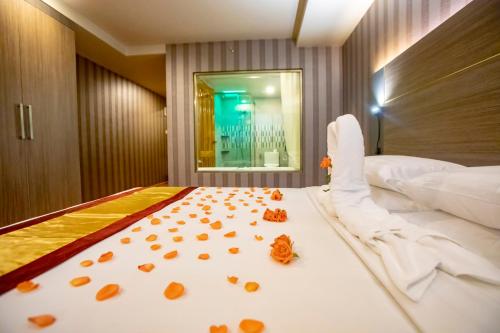 Deluxe Double or Twin Room room in Prestige Residences at Golden Valley by Grand United Hospitality