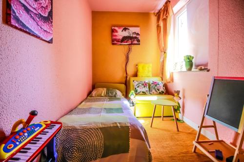 Holiday house Vesna with Heated Pool&Hot Tub&Bikes - image 5