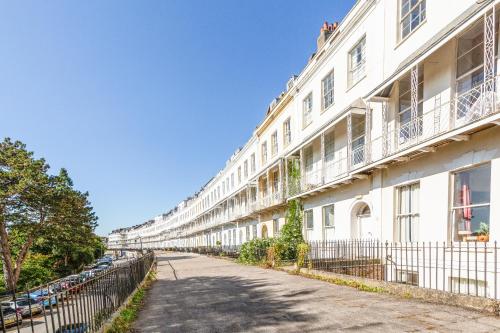 Picture of Elegant Clifton Georgian Balcony Apt - Alexander May