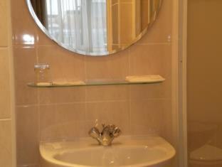 Queens Park Hotel, London (photo 7)