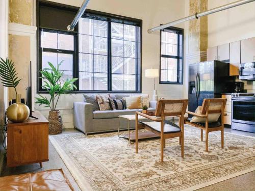 . Modern Downtown Loft on Gay St