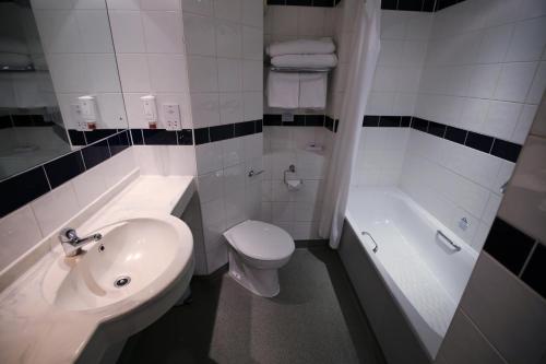 Ramada Oxford - image 13