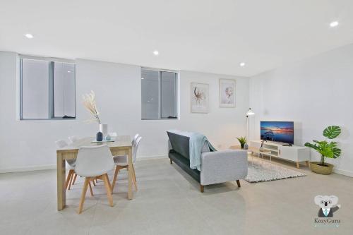 Mascot Spacious Brand New 2Bed +Parking NMA260-6 - image 2