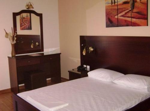  Pantheon Hotel & Suites in Nerotriviá