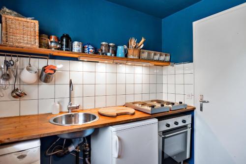 Three-Bedroom Apartment image 6