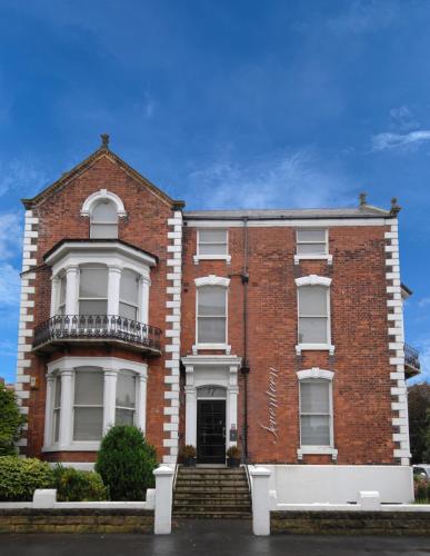 Rowntree Lodge - image 10