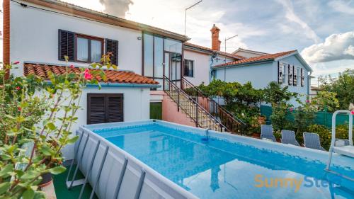 Apartment Sankovic with a private pool