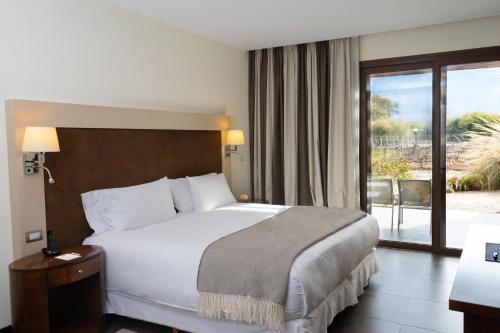 1 king bed, 2 twin beds
