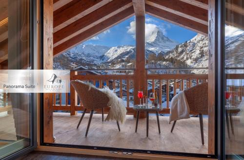 Suite with Mountain View