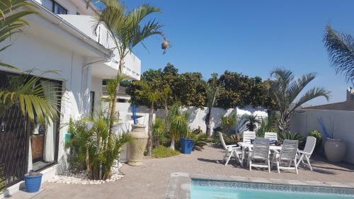 Au Plais De Langebaan at Palm Tree Villa