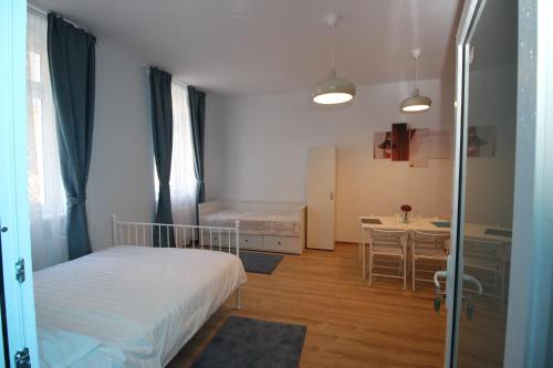 92 Residence - image 11