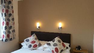 Penryn Guest House, ensuite rooms, free parking and free wifi