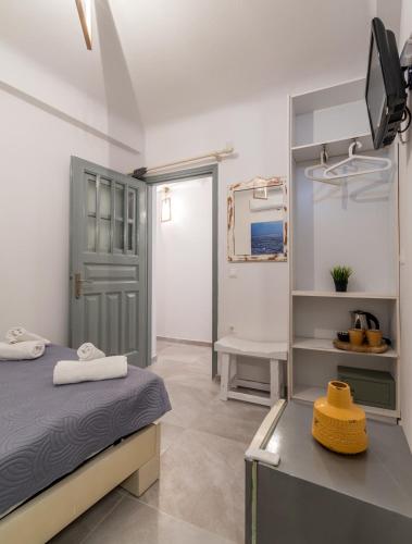Orpheas Rooms - image 9