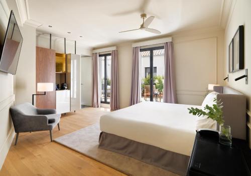 Létesítmények, H10 Palacio Colomera near Viana Palota