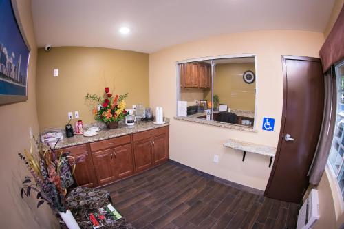 設施, GAREY MOTEL in 波莫納