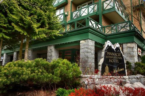 Pinnacle Hotel Whistler