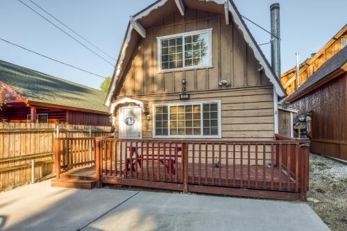 Cozy Cabin on Elm