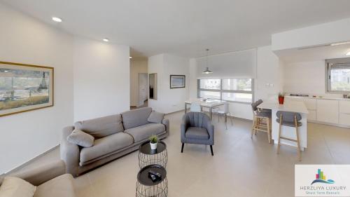 Kitchen, Herzliya Luxury On The Park in Herzliya City Center