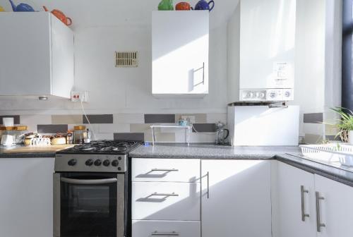 Kitchen, Bradford Digs in Great Horton