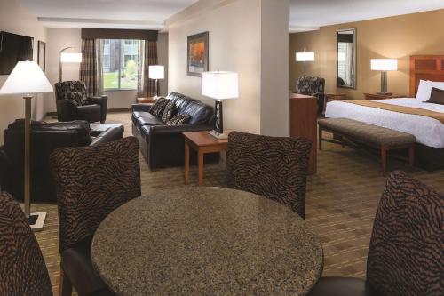 Best Western Plus Bloomington Hotel