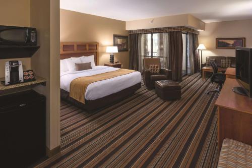 Best Western Plus Bloomington Hotel