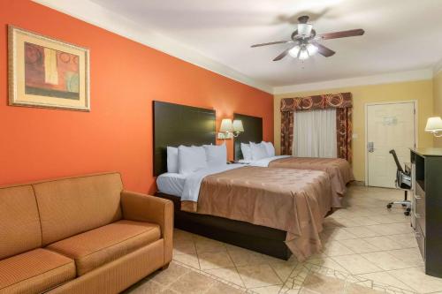 Quality Inn & Suites at The Outlets Mercedes/Weslaco - image 7