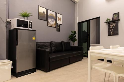 U1 Large 2 bed rooms BTS Udomsuk, Bangkok