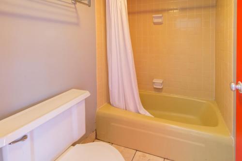 Motel 6 Macon GA South – Macon, GA