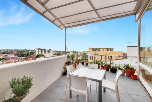 Coastal Penthouse at Coogee Beach - image 9