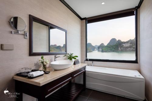 room detail thumbnail 2