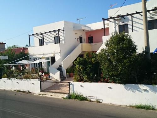  Spacious Apartment in Plataanias with Swimming Pool in Rapanianá