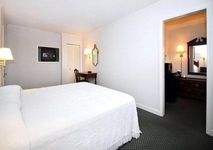 Ambassador Inn