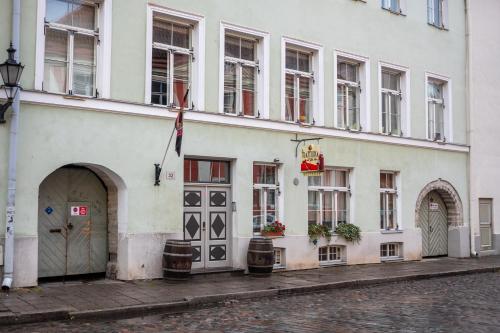 Dream Stay - Bright 2-Bedroom 2-Floor Old Town Apartment - image 2