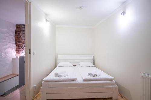Dream Stay - Bright 2-Bedroom 2-Floor Old Town Apartment, Tallinn (photo 10)