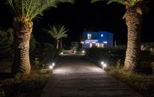 Villa Koutalas - Majestic Sunsets over the Pool - Tap to explore photos