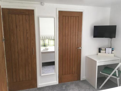 The Sun B&B Rooms - image 13