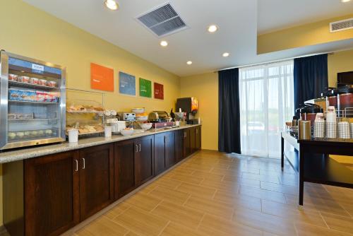 Ételek és italok, Comfort Inn St. Clairsville in St Clairsville