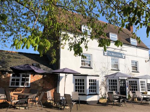 The White Hart - Accommodation - Sherington