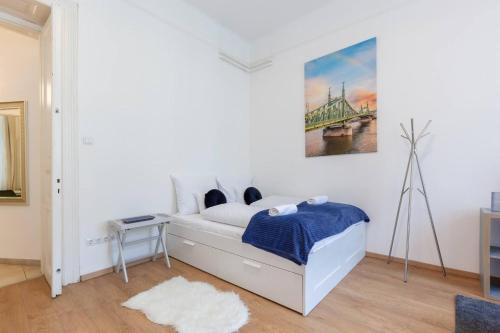  Your Sunny Buda Castle Tunnel Studio in Budapest