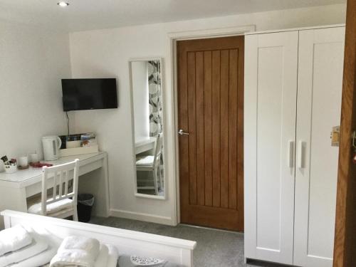 The Sun B&B Rooms - image 10