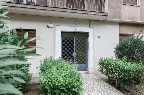 Urban & Cozy 1BD Apartment in Ampelokipoi Area by UPSTREET - image 6