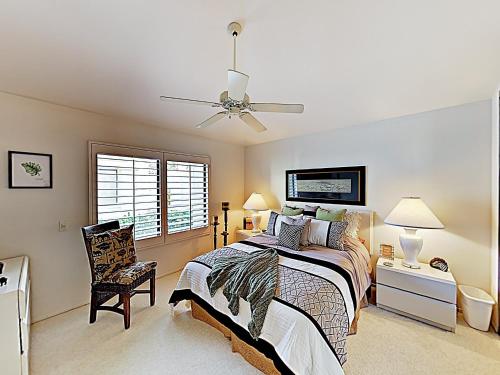 New Listing! All-Suite Pga West Townhome With Pool Condo - image 7