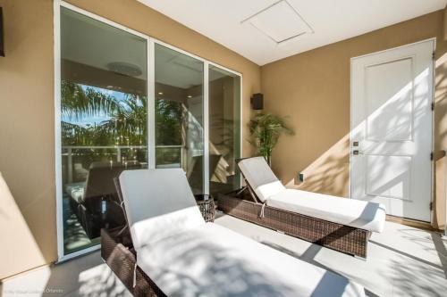 New Magic Village Townhome Free Shuttle To Disney Townhouse - main image