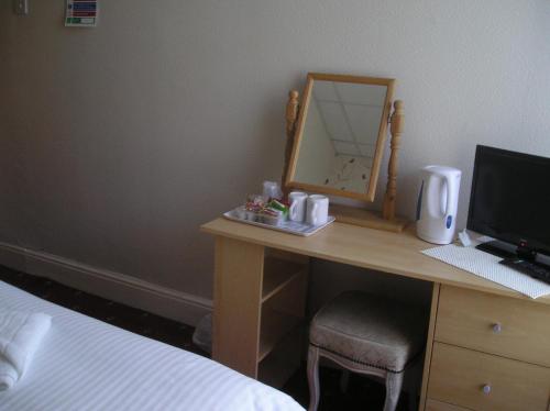 Single Room image 7