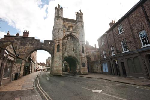7 Monk Bar Court YORK - St Olaves