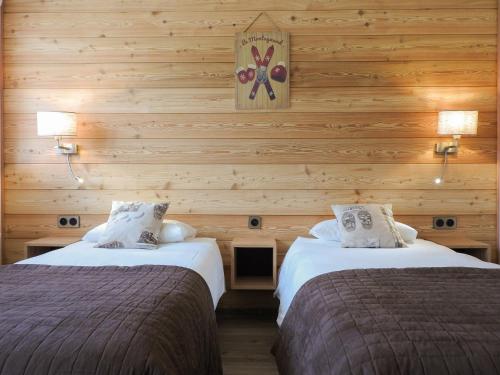 2 twin beds