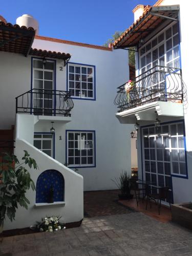 Villa Las Campanas, San Martin de las Piraamides