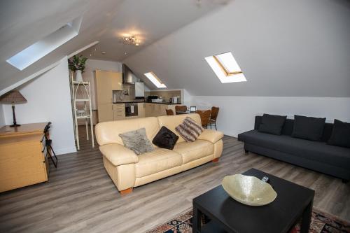 Deluxe * Comfy Suite * By The Galleria, Hatfield, Hertfordshire