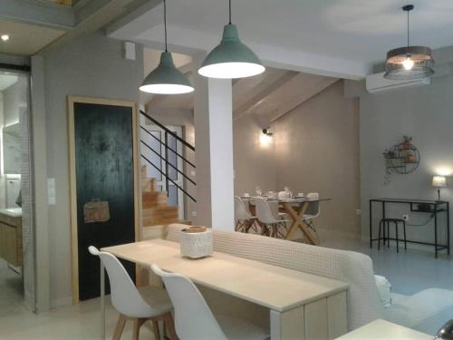  Modern Historical center apartment in Preveza 75m2, Unterkunft in Preveza
