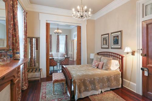 Elysian Fields Inn – New Orleans, LA